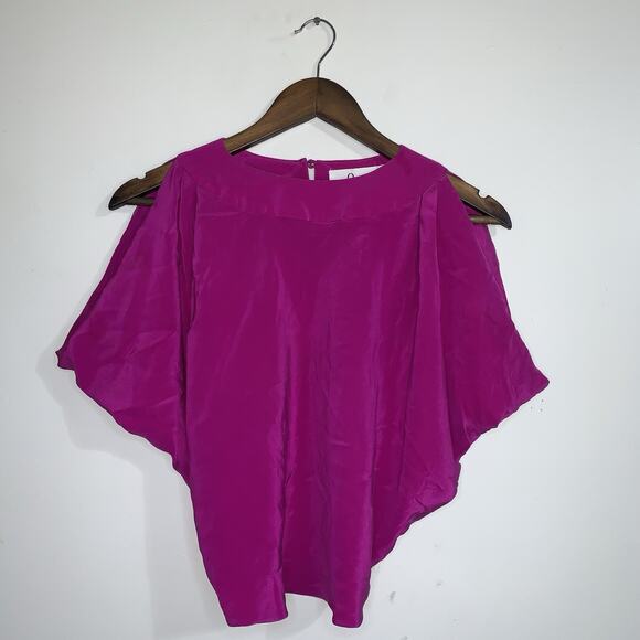 Olive Olivia 100% Silk Fuchsia Crew Neck Batwing Sleeve Blouse Open Back Size S - Picture 1 of 8
